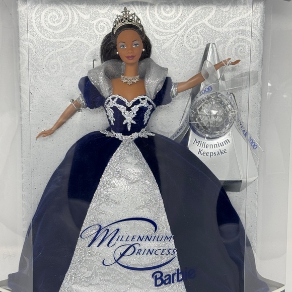 African American Millennium Princess Barbie “Happy New Year 2000” Mattel 23995 - Picture 2 of 4